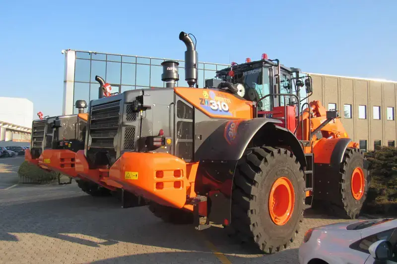 veicolo-hitachi-zw310-Miretti